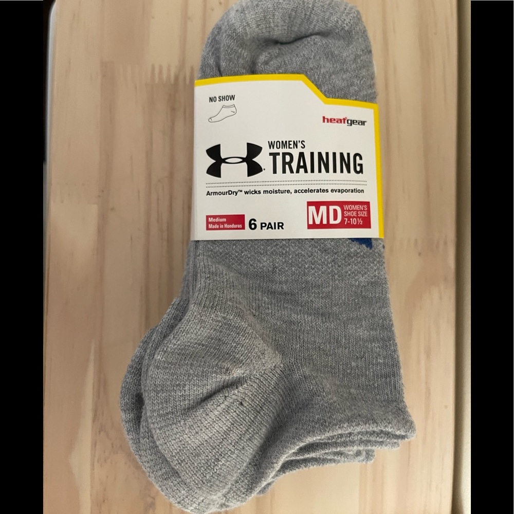 NEW 6 PAIRS UNDER ARMOUR WOMENS UA TRAINING HEAT GEAR NO SHOW GREY MEDIUM 7-10.5
